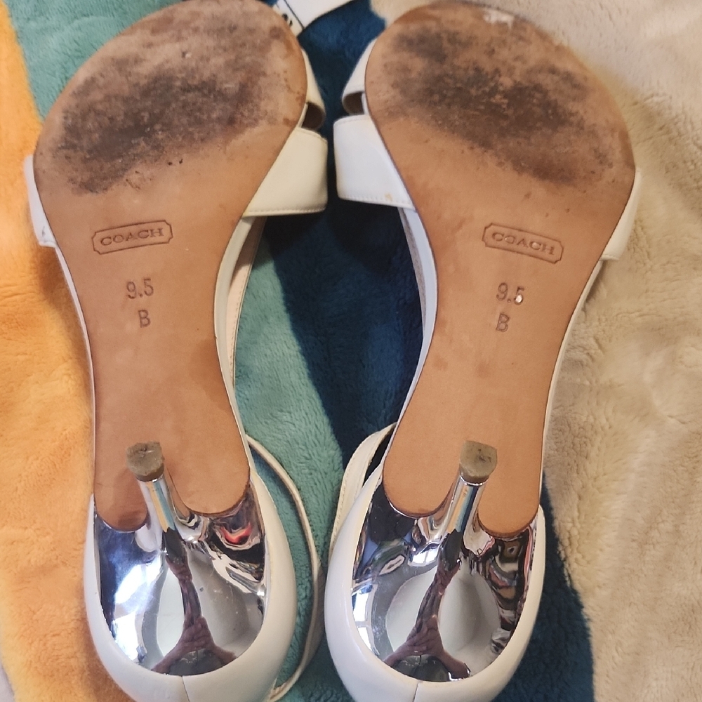 Coach Women's White Patent Sandals - Picture 6 of 6